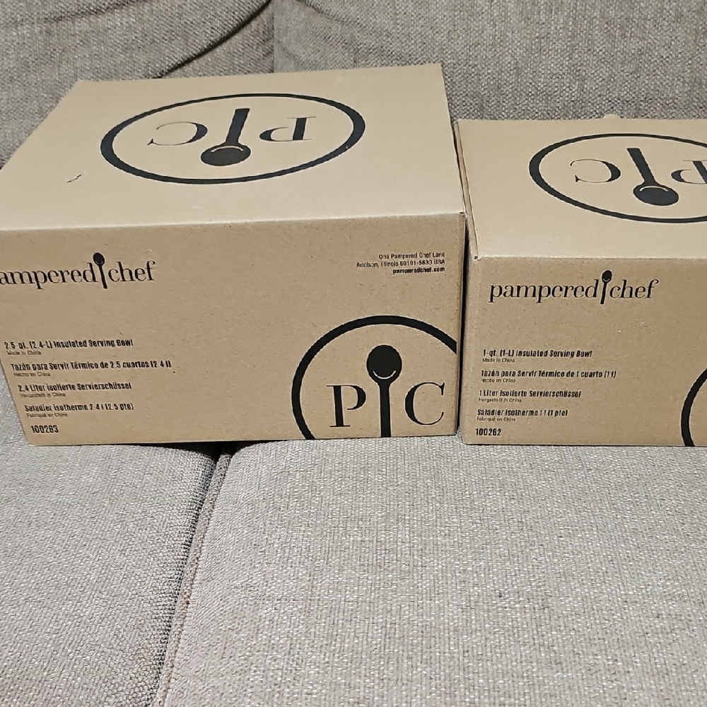 Pampered Chef Insulated Serving Bowl Set : 2.5 Qt And 1 Qt - New In Box